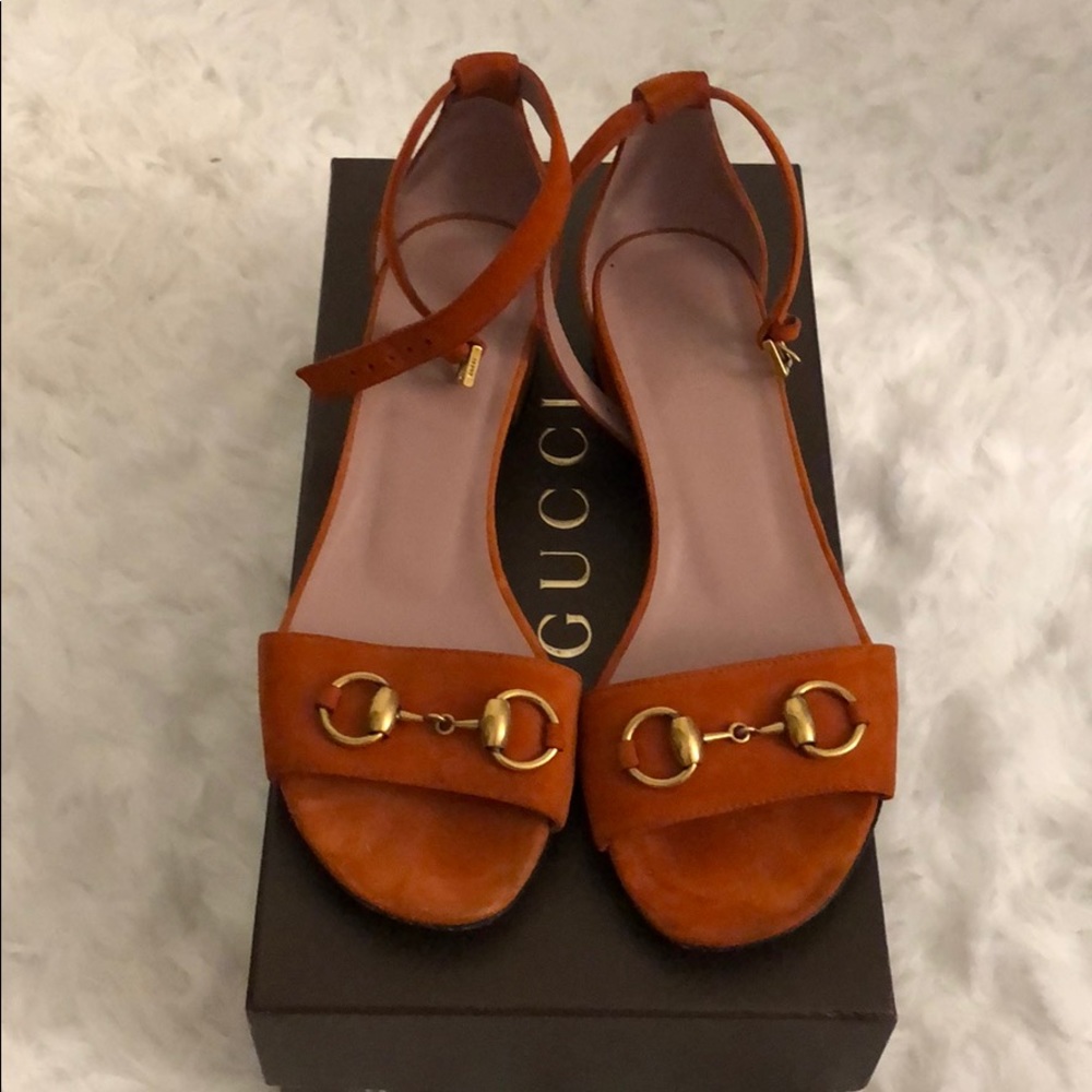 GUCCI LILLIAN ICONIC SUEDE Horsebit Sandal